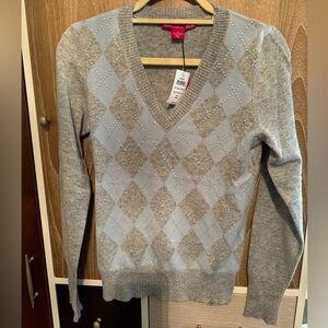 Saks Cashmere sweater in Medium